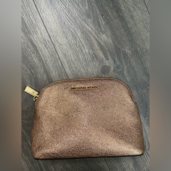 Michael Kors Leather Mettalic Rose Pink Travel Pouch Clutch Bag - Picture 7 of 15